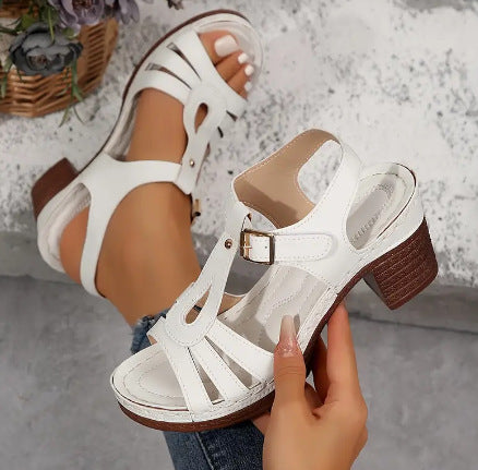 Frida | Let og Elegant Sommersandal med Klassisk Look