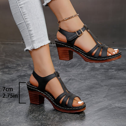 Frida | Let og Elegant Sommersandal med Klassisk Look